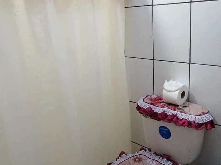 Pensión Y Cabinas Colibrí B&b Costa Rica