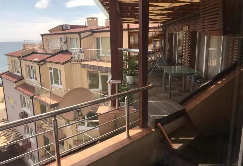 Sunny House Family Complex