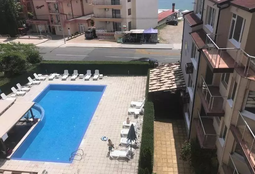 Sunny House Family Complex