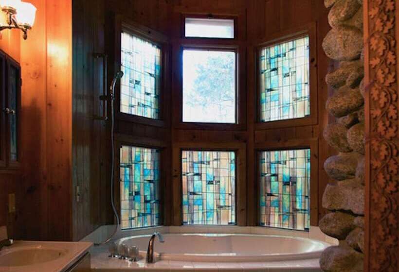 هاستل Silver Pines Lodge