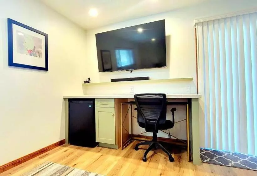 Retkeilymaja Silver Pines Lodge