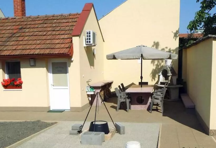 Majatalo Eszter Apartman