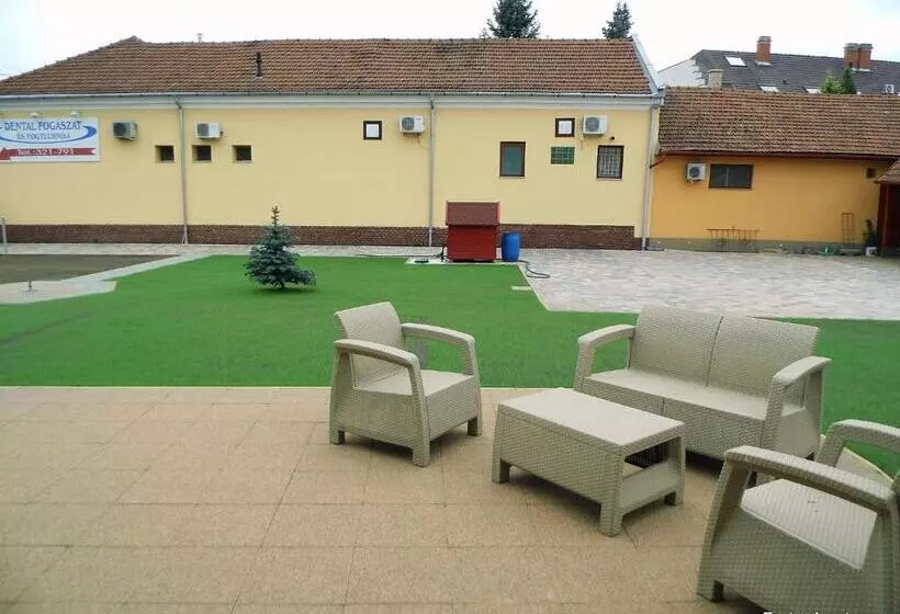 Majatalo Eszter Apartman