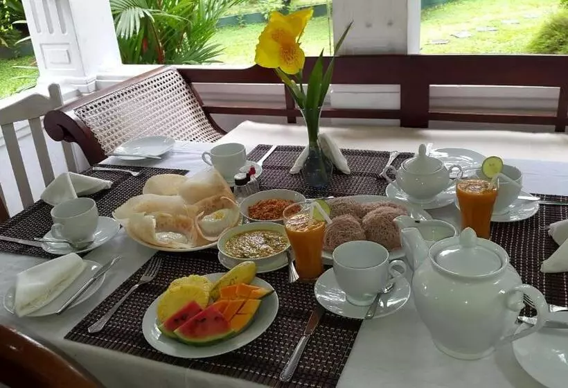 ペンション Grand Villa Hikkaduwa