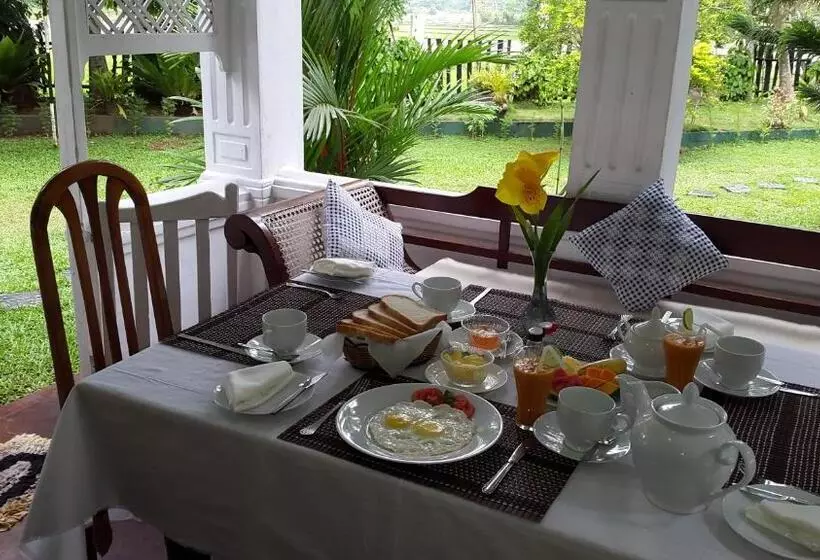 ペンション Grand Villa Hikkaduwa