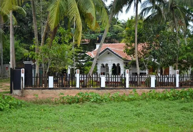 ペンション Grand Villa Hikkaduwa