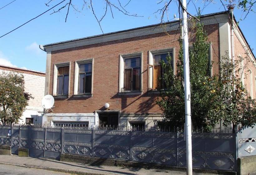 پانسیون Guest House Deda Lali