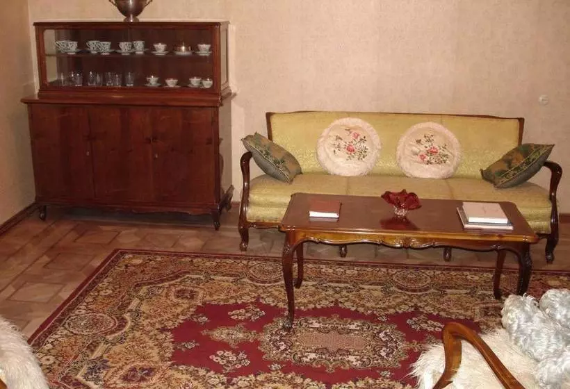 پانسیون Guest House Deda Lali