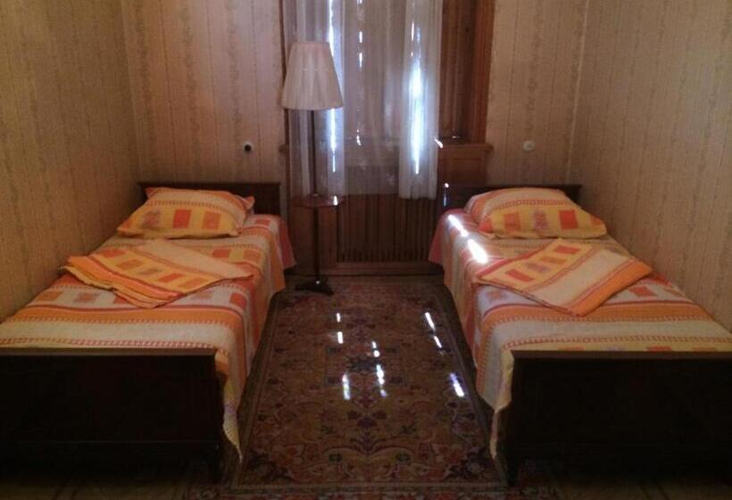 پانسیون Guest House Deda Lali