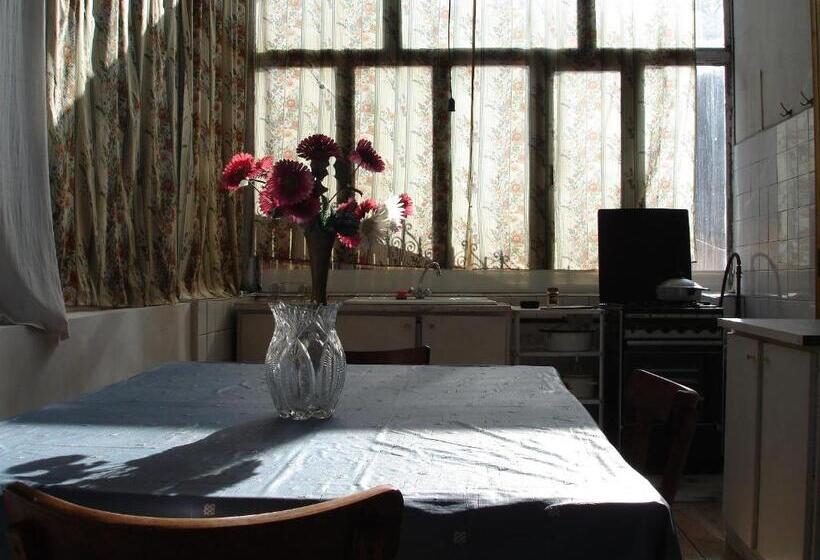 پانسیون Guest House Deda Lali