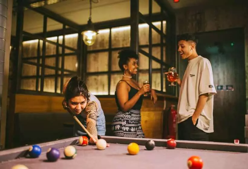 Hostel Generator London