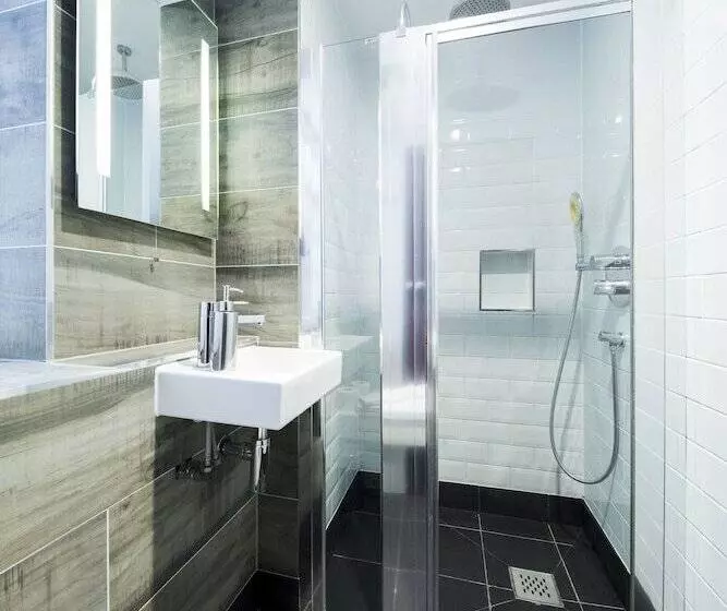 Hostel Generator London