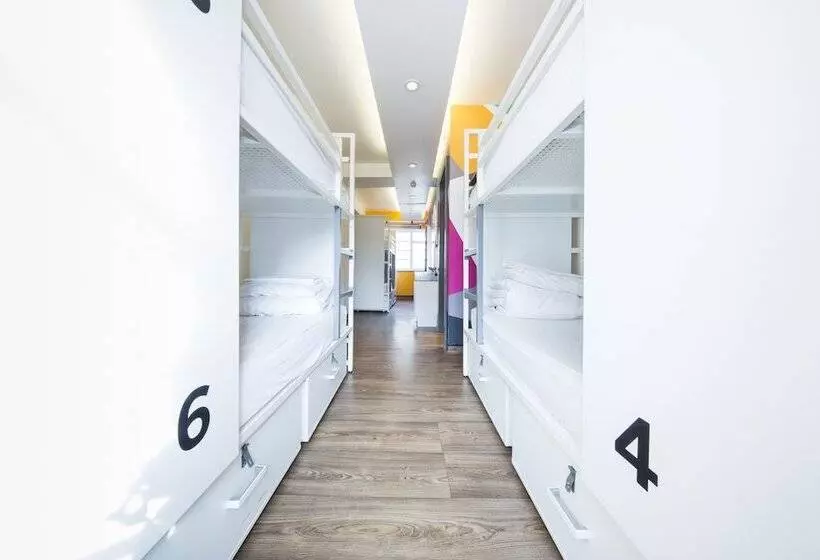 Hostel Generator London