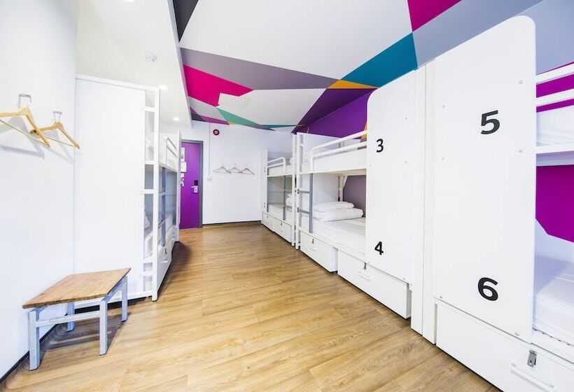 Hostel Generator London