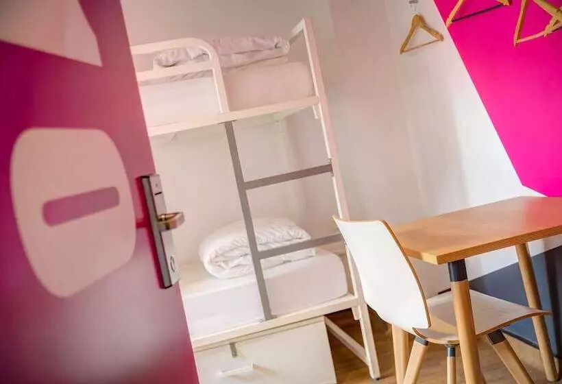 Hostel Generator London