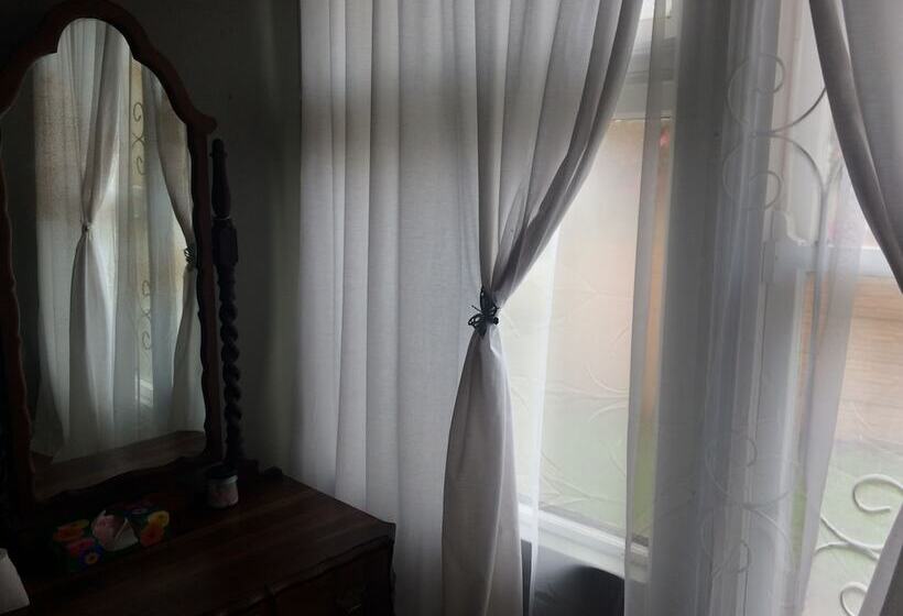 Bed and Breakfast A Stone S Throw Accommodation