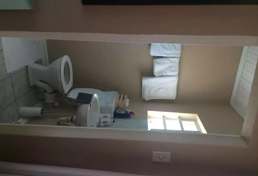 Bed & Breakfast A Stone S Throw Accommodation