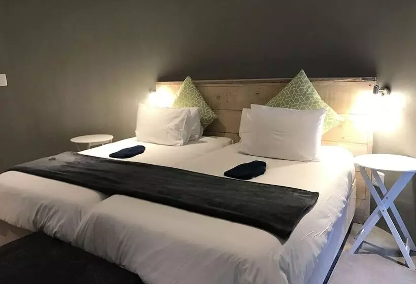 Bed & Breakfast A Stone S Throw Accommodation