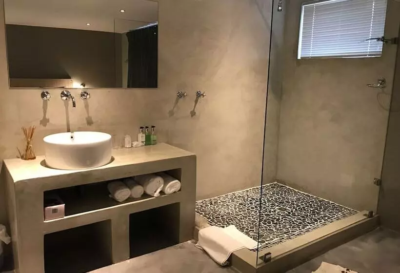 Bed & Breakfast A Stone S Throw Accommodation