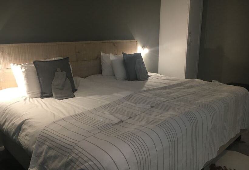 Bed and Breakfast A Stone S Throw Accommodation