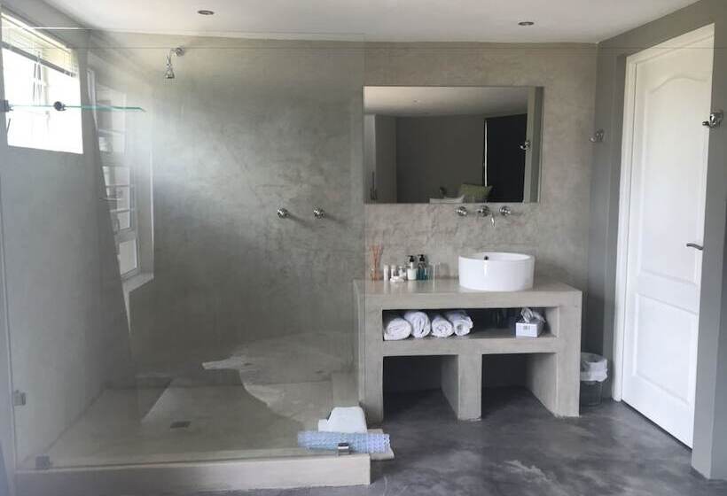 Bed and Breakfast A Stone S Throw Accommodation