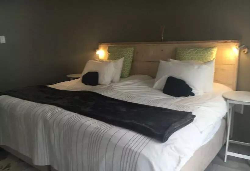 Bed & Breakfast A Stone S Throw Accommodation