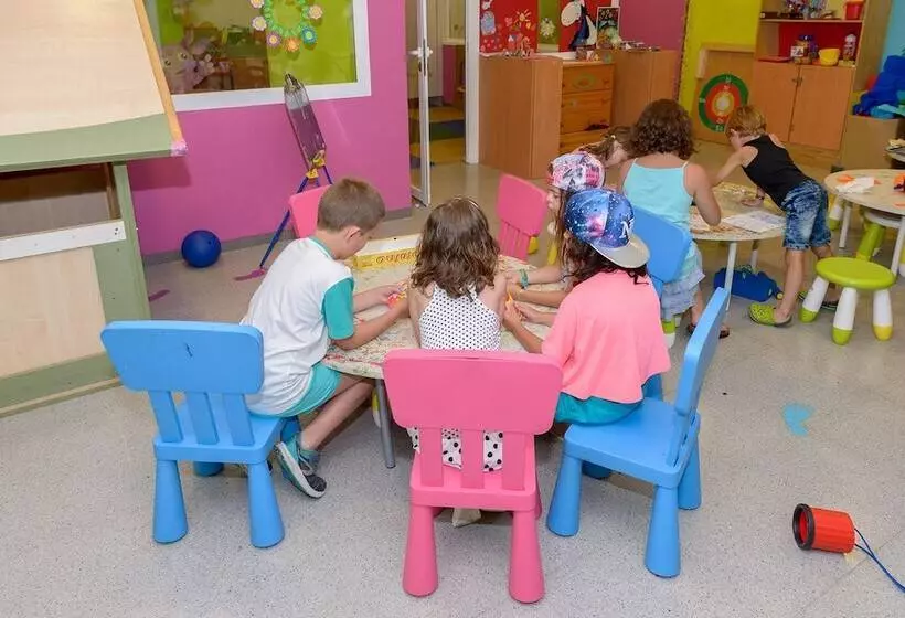 ホテル ALEGRIA Caprici Verd 4*SUP