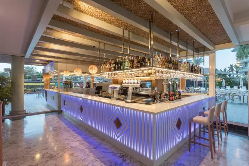 ホテル ALEGRIA Caprici Verd 4*SUP