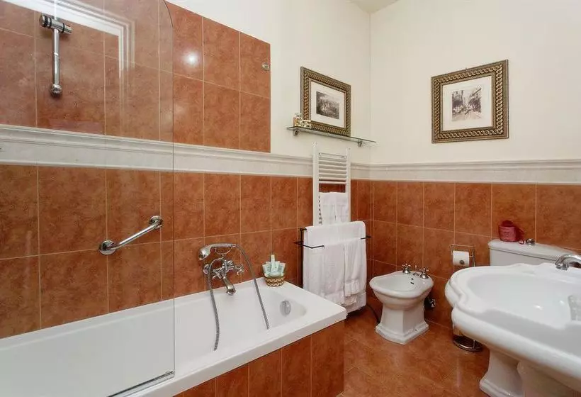 هتل Palazzo Magnani Feroni