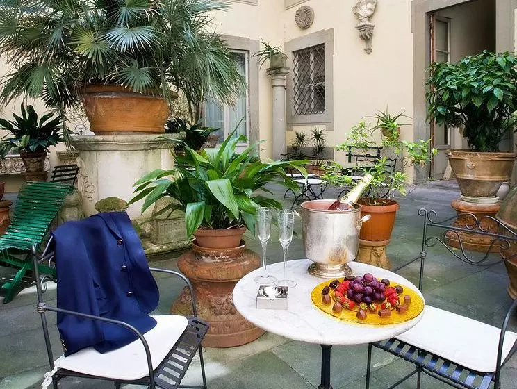 هتل Palazzo Magnani Feroni