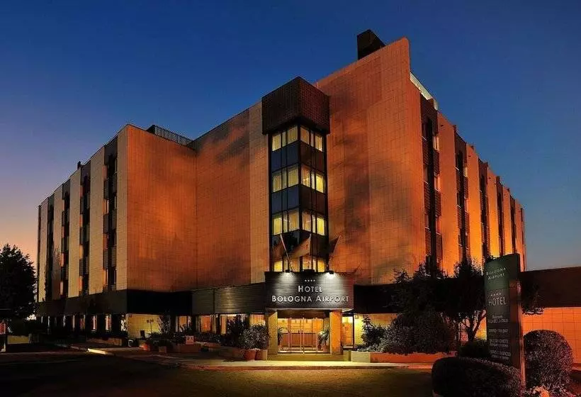 هتل Bologna Airport