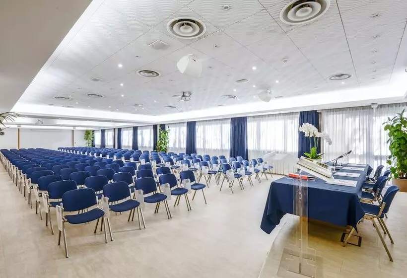 هتل Bologna Airport