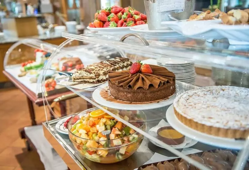 هتل Bologna Airport