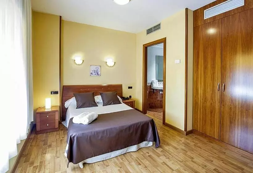 בית מלון כפרי Ciutat De Tarrega