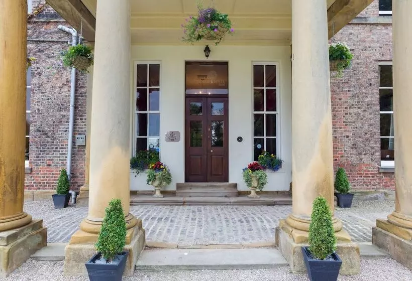 Отель Classic Lodges  Solberge Hall