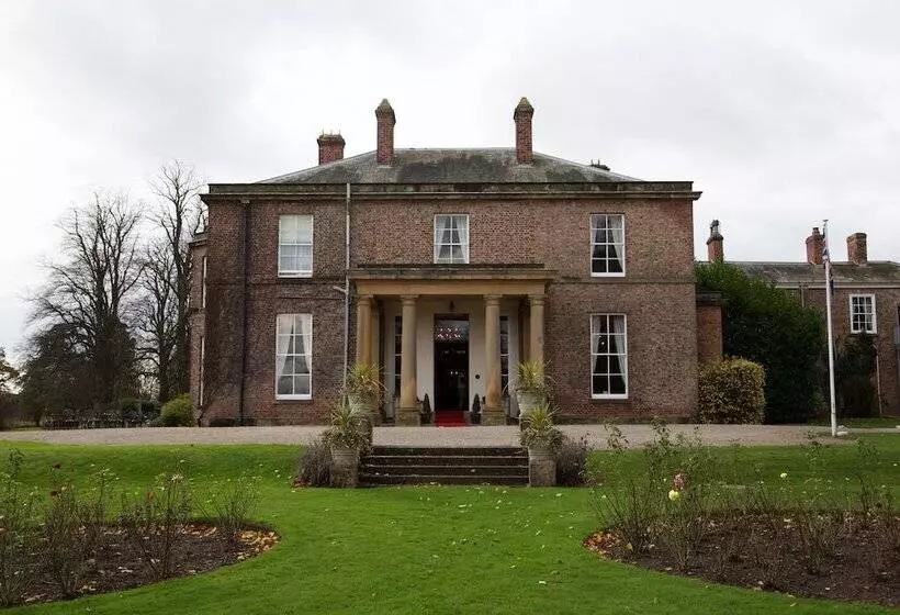 Отель Classic Lodges  Solberge Hall