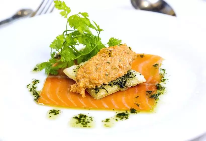 Отель Classic Lodges  Solberge Hall