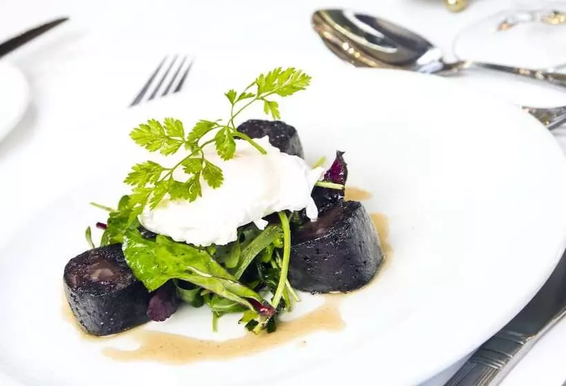 Отель Classic Lodges  Solberge Hall