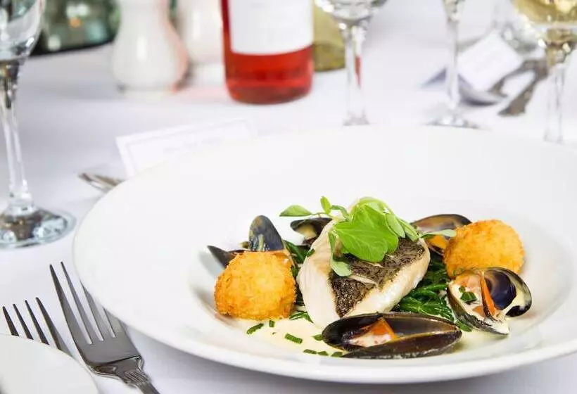 Отель Classic Lodges  Solberge Hall