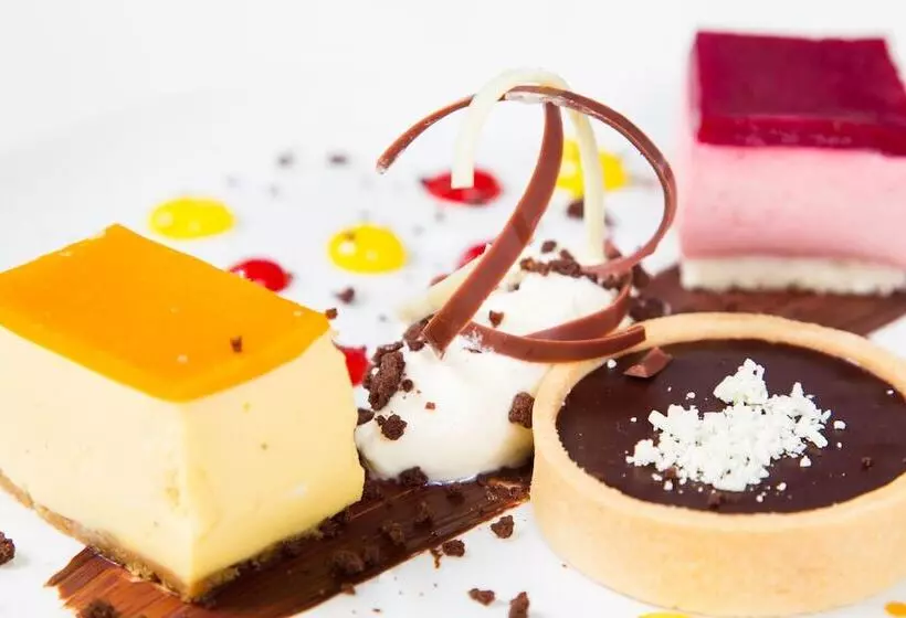 Отель Classic Lodges  Solberge Hall