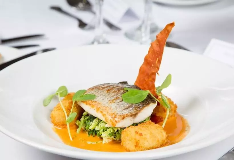 Отель Classic Lodges  Solberge Hall