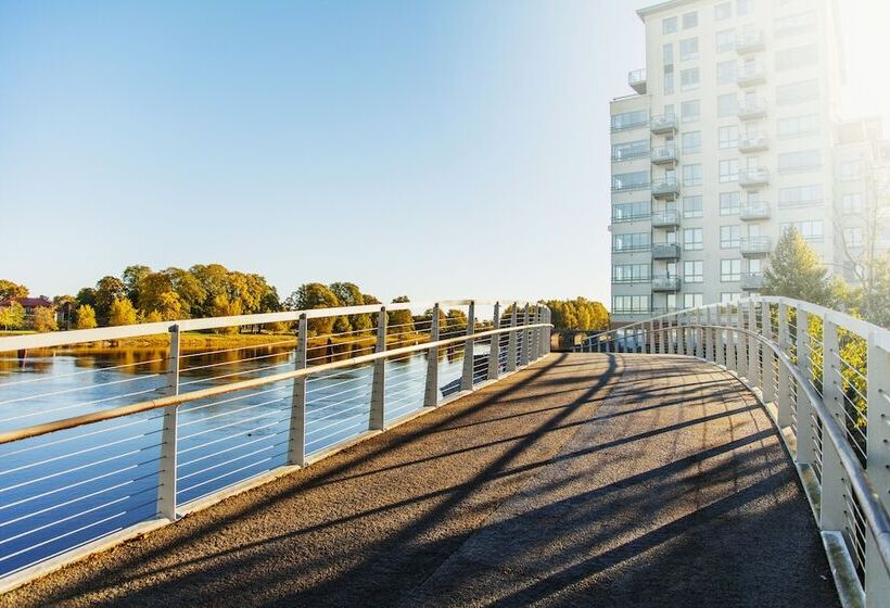 Best Western Hotel River C