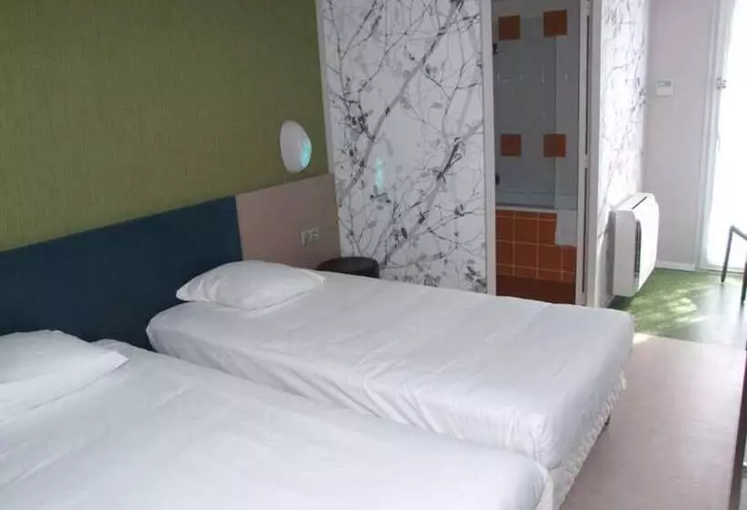 Отель Ibis Styles Périgueux Trélissac