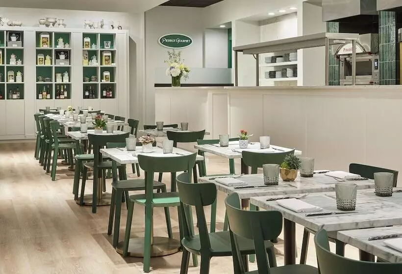 בית מלון כפרי The Peninsula Chicago