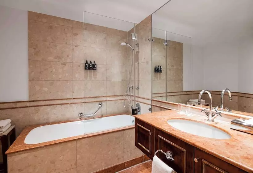 레지던스 Lindner Hotel Frankfurt Main Plaza, Part Of Jdv By Hyatt