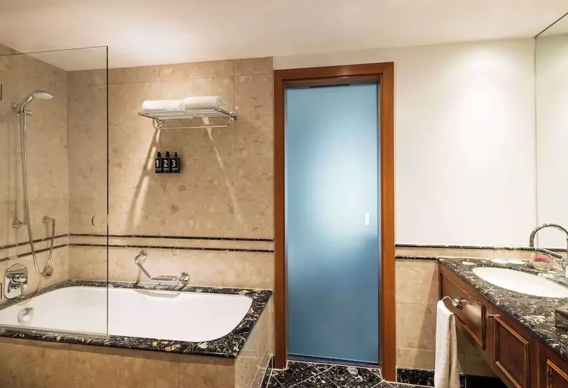 레지던스 Lindner Hotel Frankfurt Main Plaza, Part Of Jdv By Hyatt