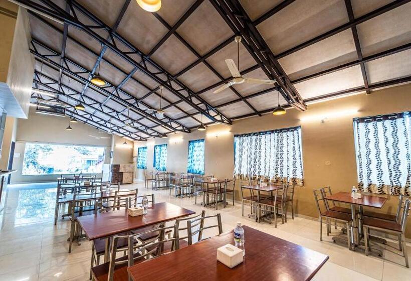 هتل Treebo Bright Plaza & Spa