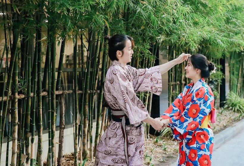 Kuretakeso Thailand Sriracha