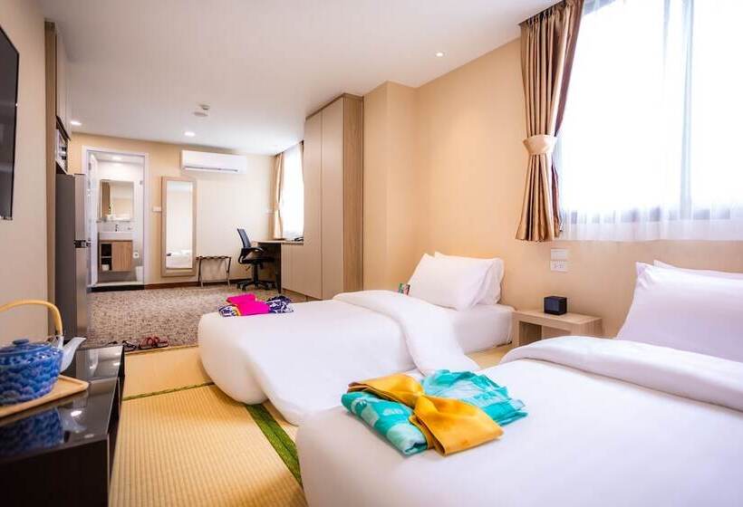 Kuretakeso Thailand Sriracha