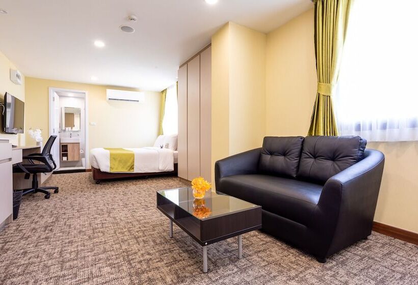 Kuretakeso Thailand Sriracha